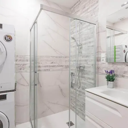 Апартаменты Beautiful And Elegant One Bedroom